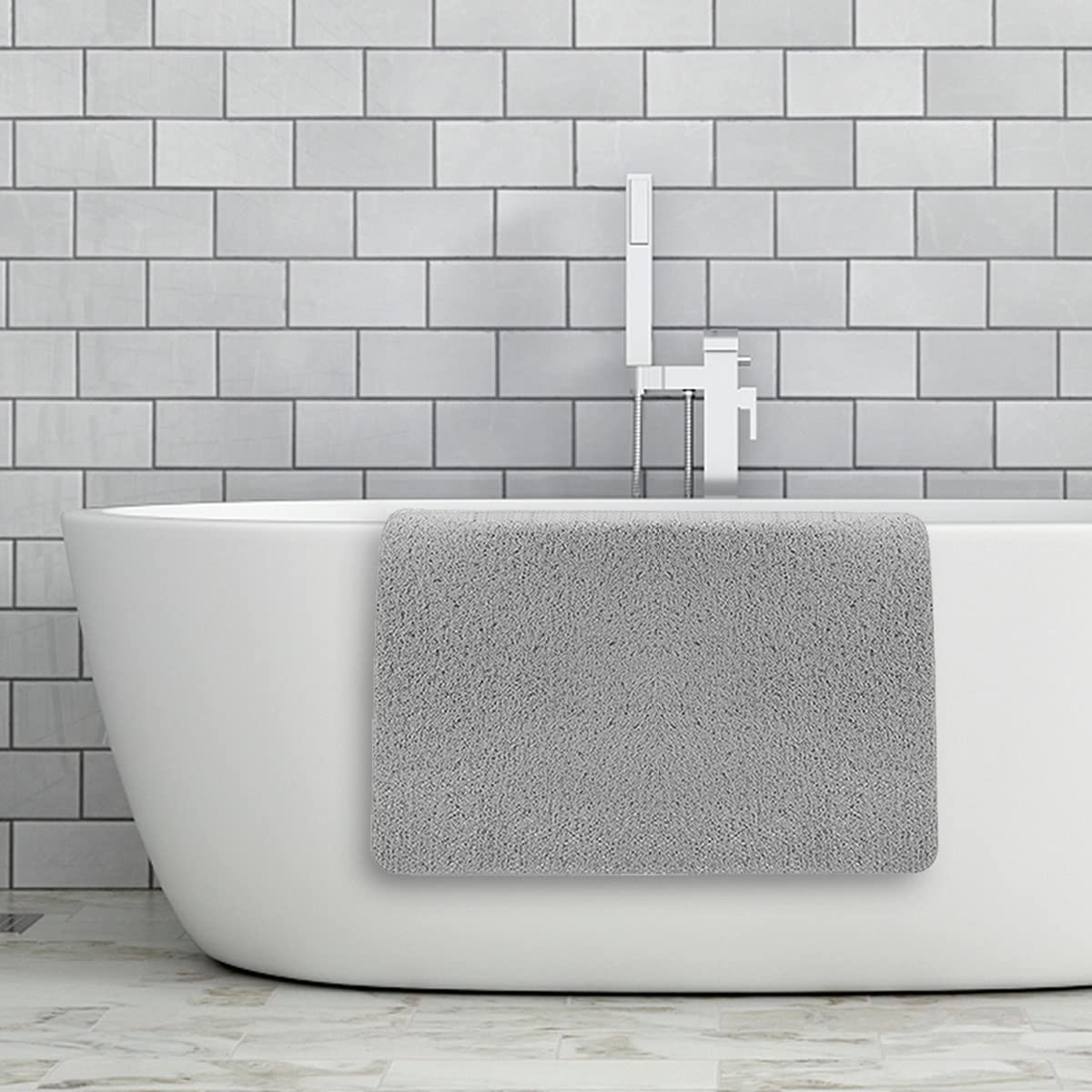 Asvin easy-clean quick-dry bath mat dries fast after showers.