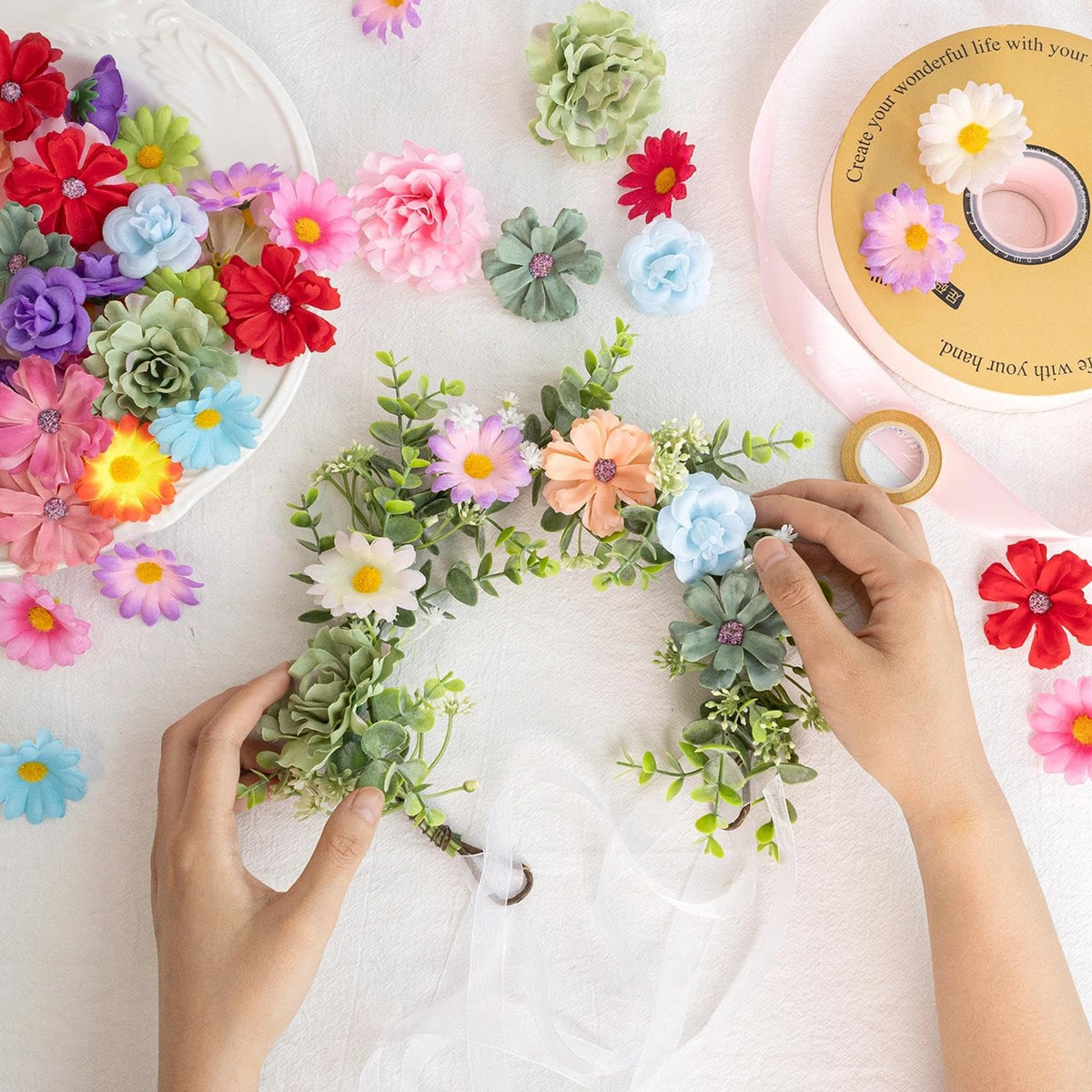 ATTGREAT durable silk flower heads with plastic base resist wear.