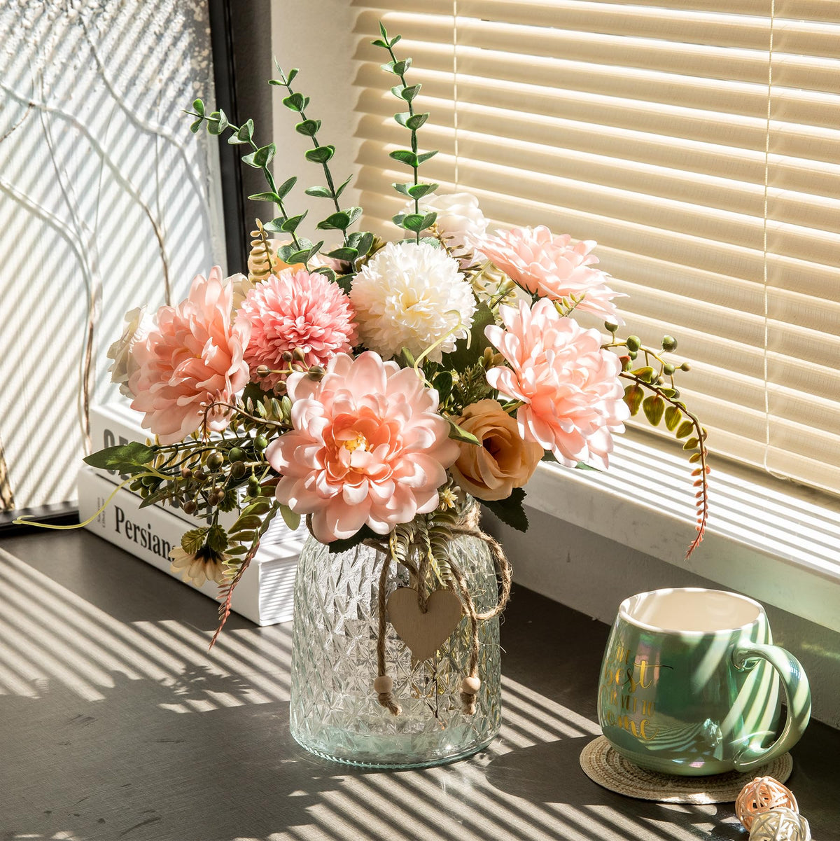 Aubcee champagne-roses dahlia vase for warm bedroom ambiance