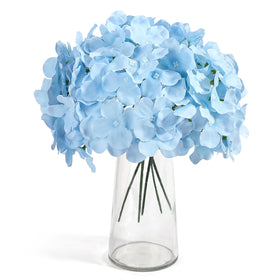 Auihiay blue hydrangea arrangement ideas for weddings and parties.