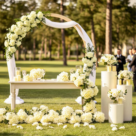 Auihiay dining table centerpiece with champagne hydrangea