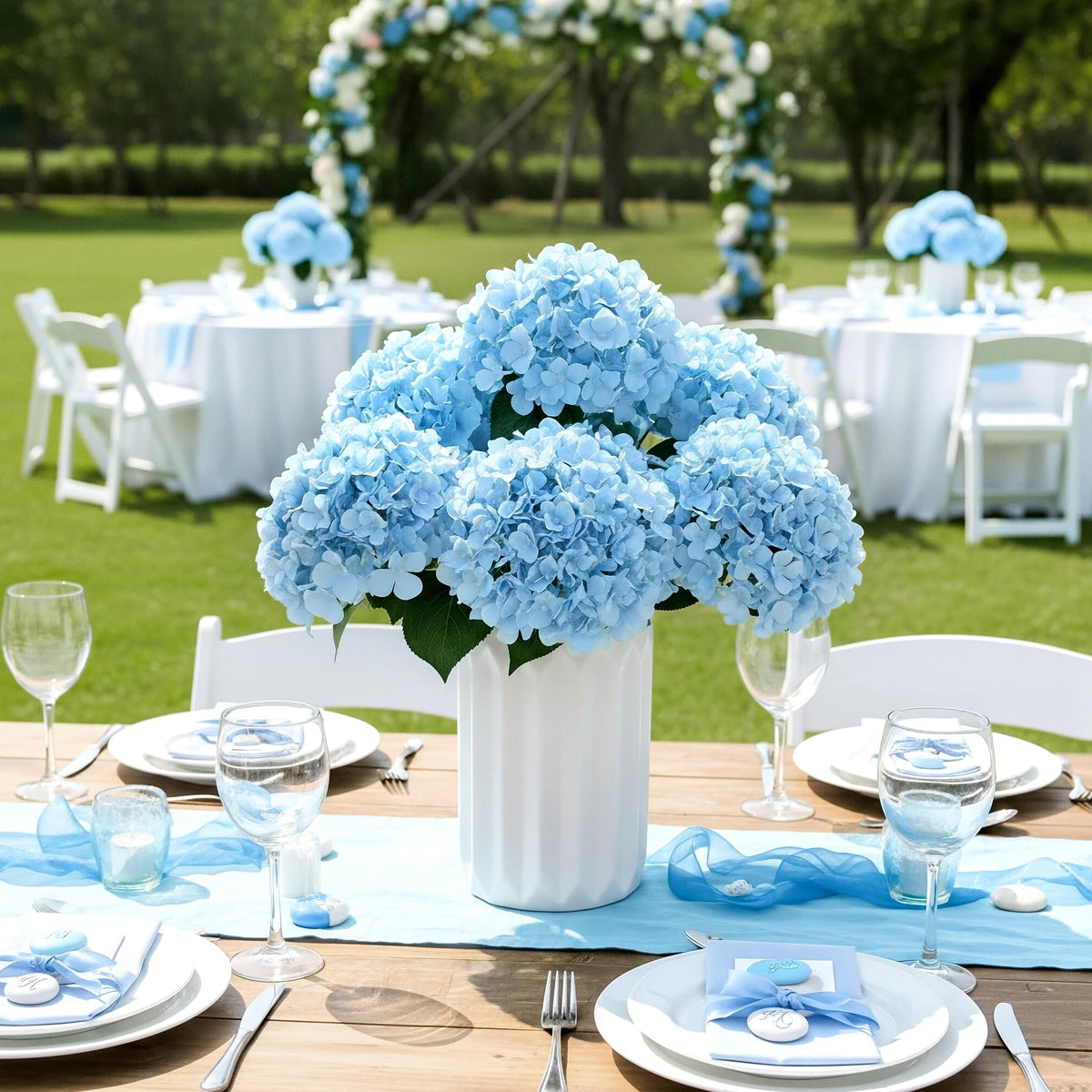 Auihiay hydrangea stems made of plastic and iron wire for shaping blue blooms.