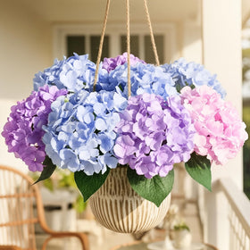 Auihiay wedding outdoor décor hydrangea arrangement for romantic events.