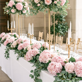 Auihiay hydrangea arrangement boosts room ambience and charm.