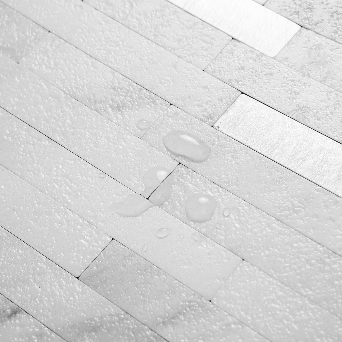 AULIGET white-marble appearance tiles highlighting textured finish