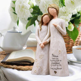 AUMELO Nana delicate-details display celebrates enduring care with careful craftsmanship.