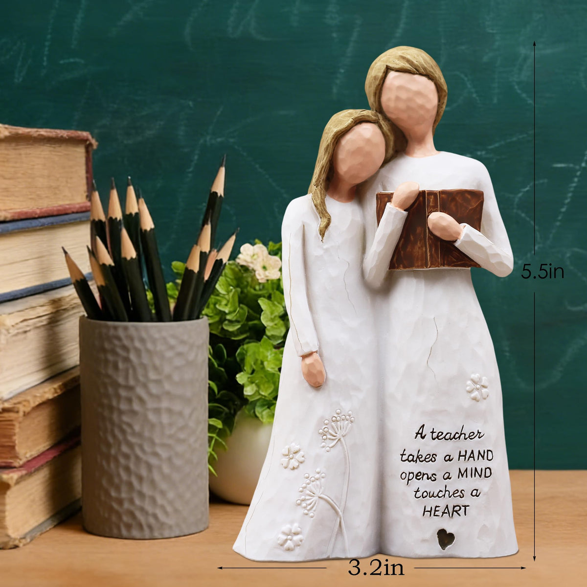 AUMELO resin teacher-student embrace figurine for classroom decor