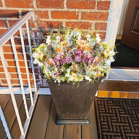 AUMVEYI daisy bouquet shown in a vase for chic indoor decor.
