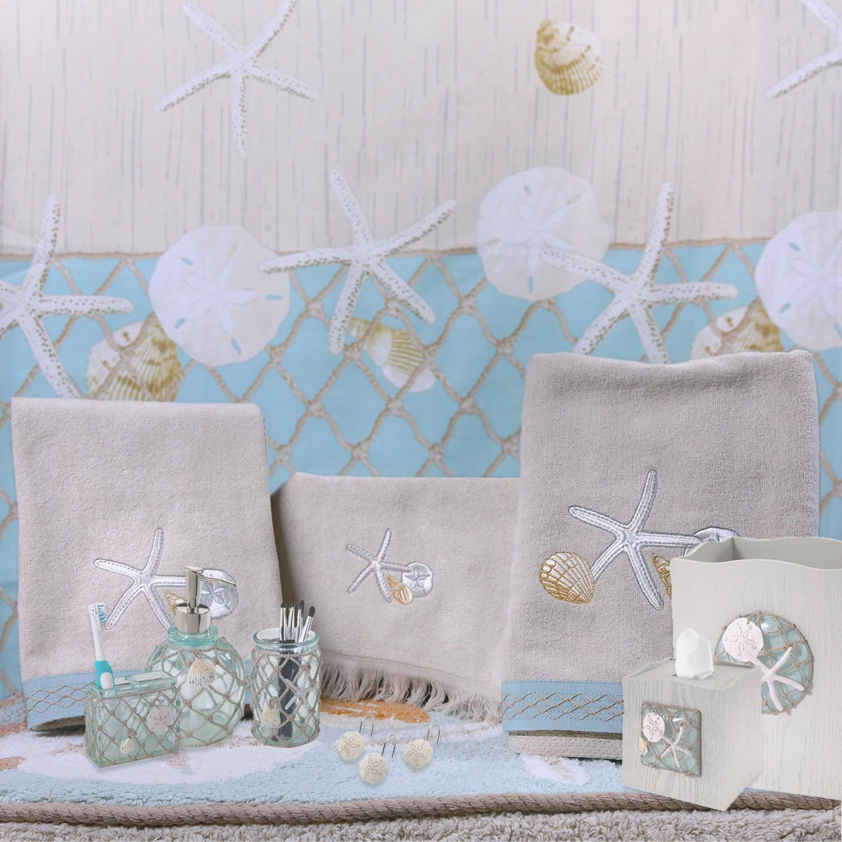 Avanti Seaglass rug pairs with towels for a coordinated look.