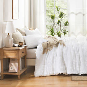 AveLom white bedroom setup demonstrates versatile styling with a clean, modern look.