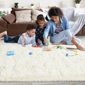 Awaytail rug ships vacuum-compressed; quick fluff-up after unboxing