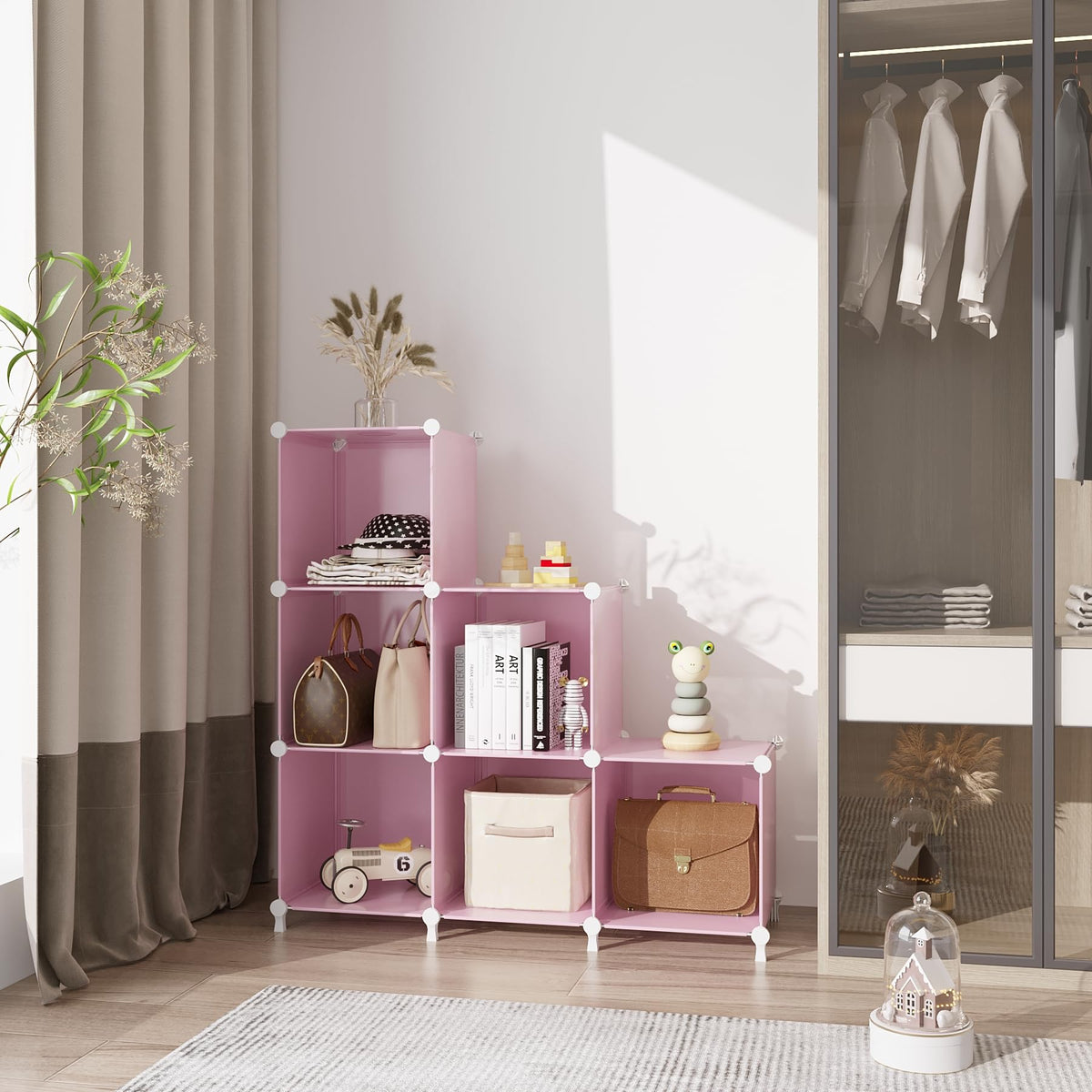 AWTATOS Portable Closet demonstrates easy-to-move shelves for flexible spaces.