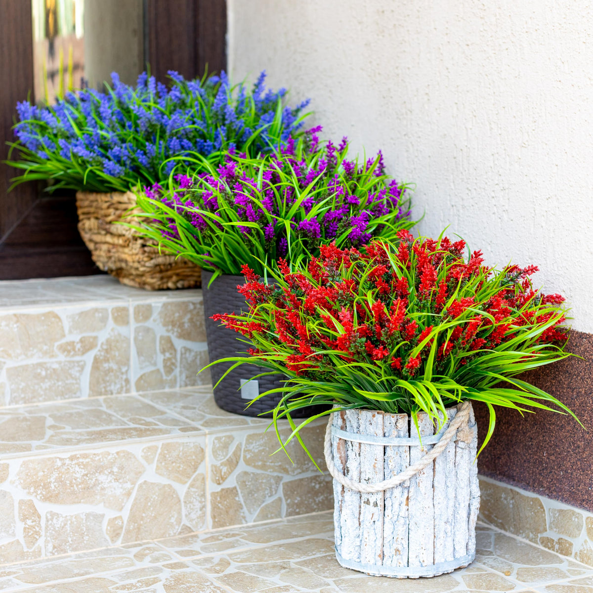 AXYLEX outdoor privacy plants help create a secluded feel in sunny yards.