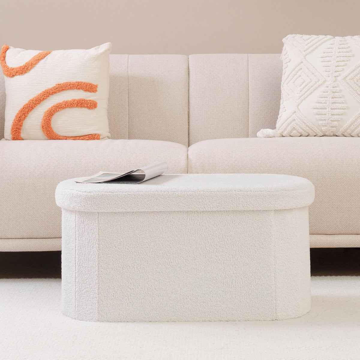 B FSOBEIIALEO sturdy construction supports everyday use in living areas.