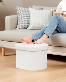 B FSOBEIIALEO with soft foam padding supports relaxed seating.