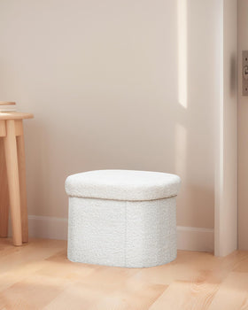 B FSOBEIIALEO white cream finish brings light, modern touch.
