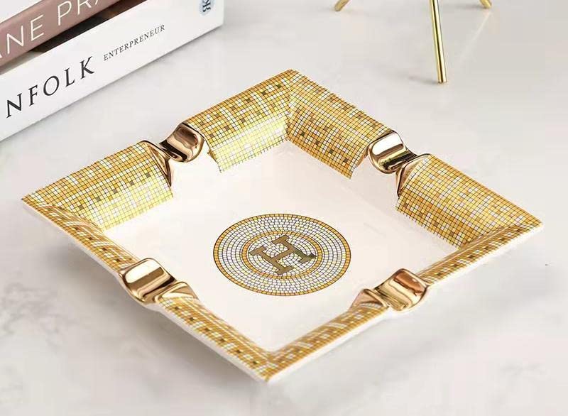 BAKEBK desk decor ashtray highlighting modern ceramic design.