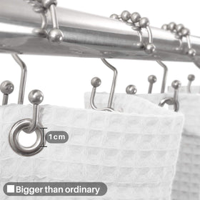 Barossa Design fade-resistant fabric preserves color after washing.