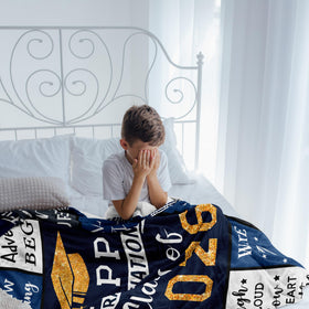 Basiole graduation blanket polyester ensures warmth and easy care.
