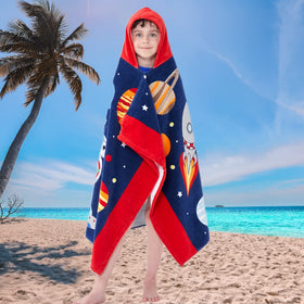 Bavilk hooded towel laid flat highlights generous size 76x127 cm.
