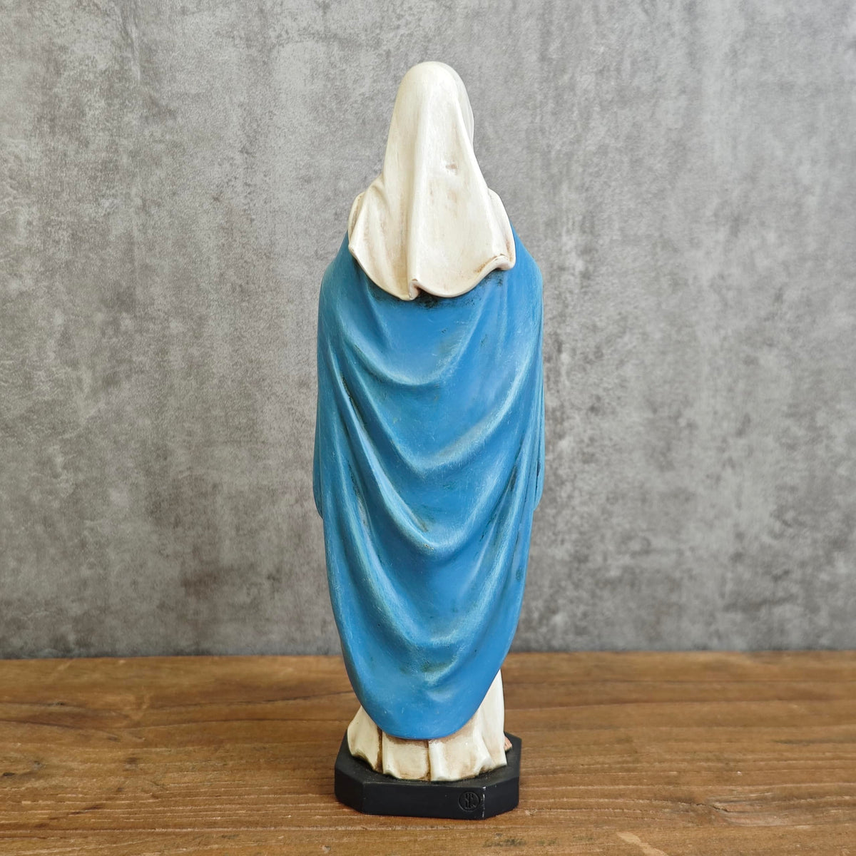 BC BUILDCLASSIC Home decor statue ideal for living room or study
