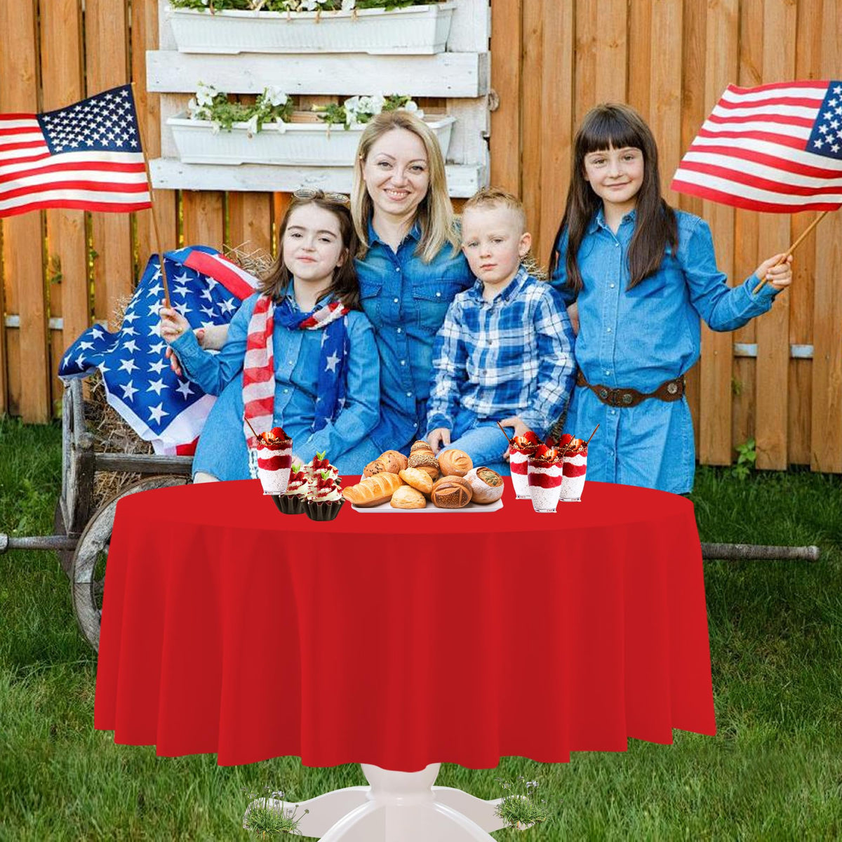 BCCSNNM twelve-pack round tablecloths offer versatile coverage for large parties.