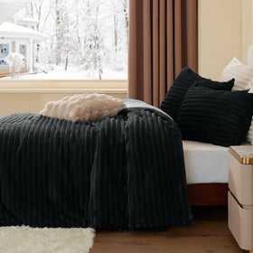 BEDELITE 3D-striped design close-up highlights luxe pattern and depth.