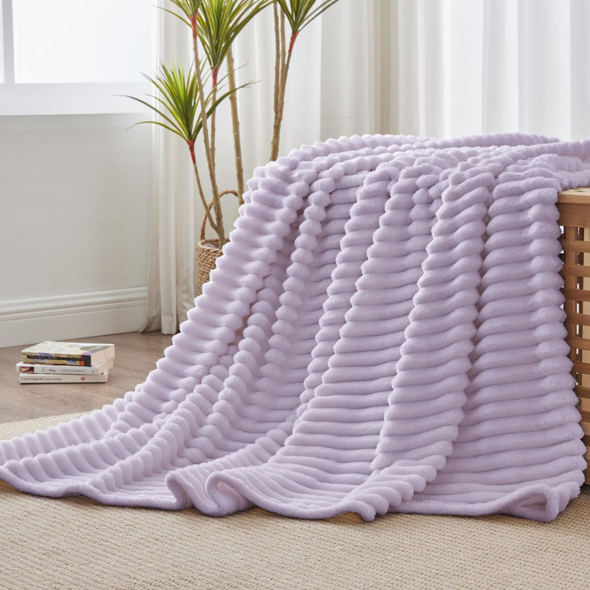 BEDELITE all-season blanket offers warmth and breathability year-round