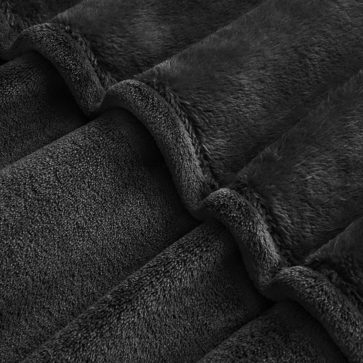 BEDELITE black fleece blanket bedroom setup reflects elegant easy-care décor