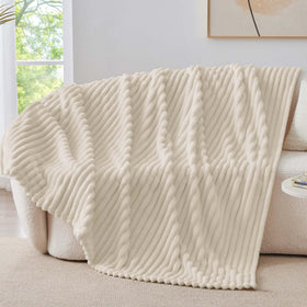 BEDELITE camping and travel blanket cushions you on adventures.