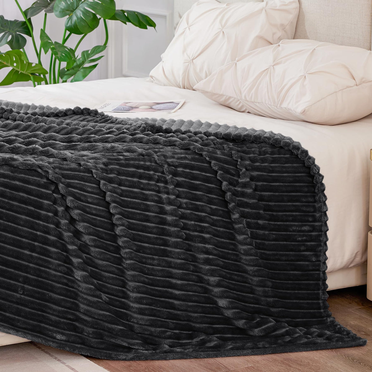 BEDELITE easy-care fleece blanket resists shrinking and fading