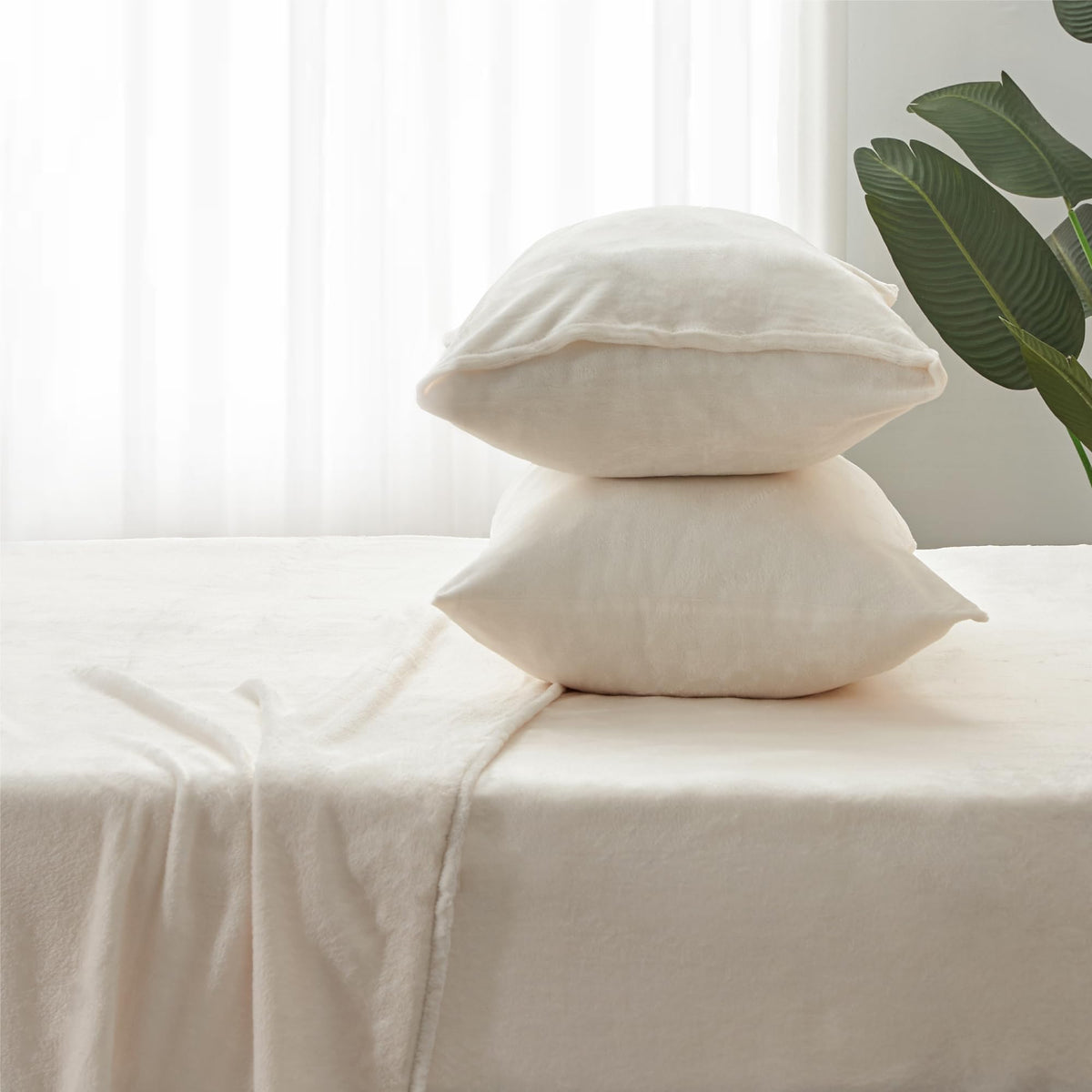BEDELITE gift-ready queen white flannel sheets present a thoughtful gift option.