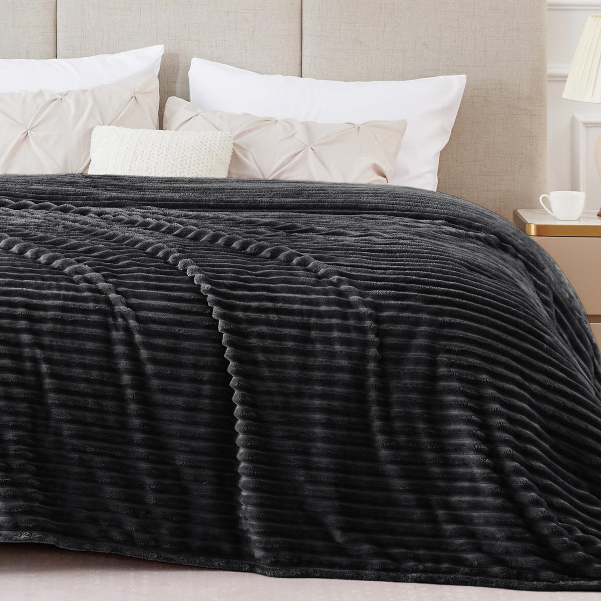 BEDELITE king size fleece blanket with 3D ribbed jacquard for warmth and style