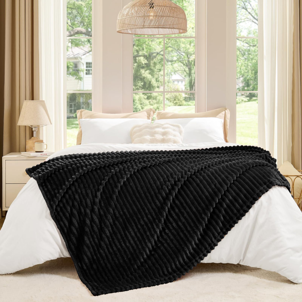 BEDELITE fleece blanket all-season warmth suitable for year-round use