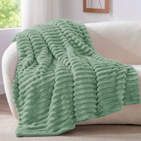 BEDELITE fleece green throw close-up texture showing dense microfiber