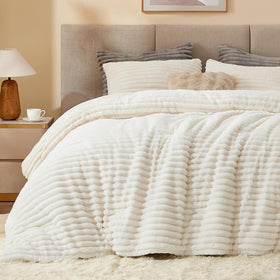 BEDELITE fleece oversized queen comforter front view showing plush warmth