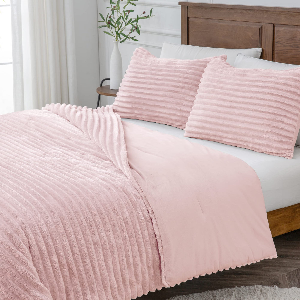 BEDELITE fleece queen comforter full drape, generous coverage and cozy ambiance