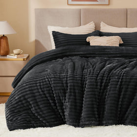 BEDELITE fleece queen comforter set with plush finish for cozy winter nights.