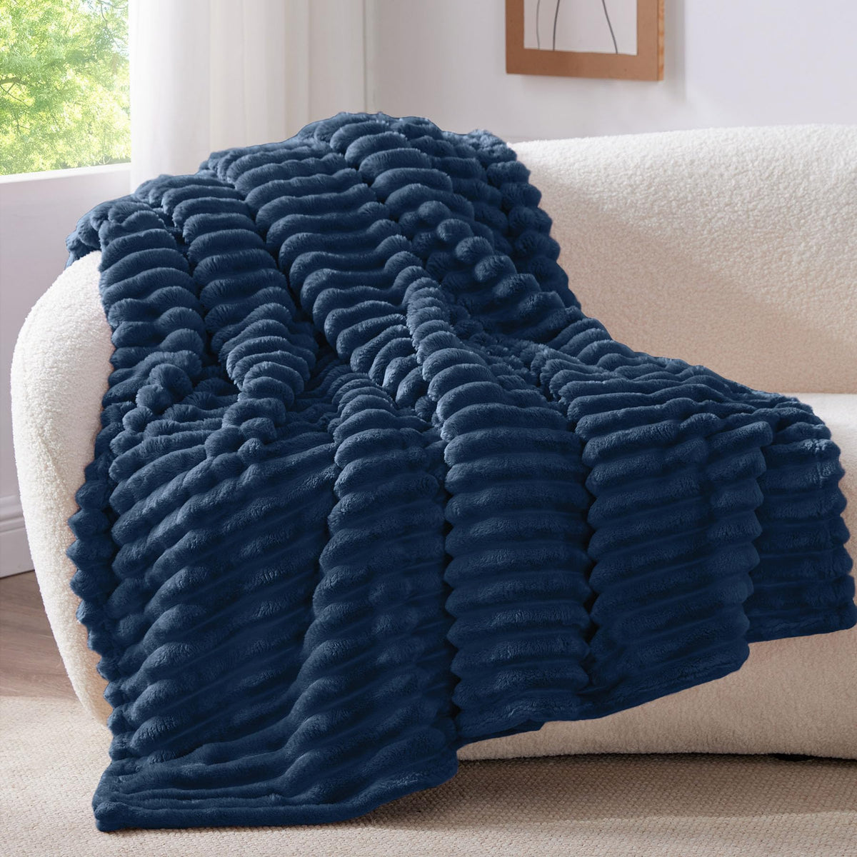 Gift-ready BEDELITE throw blanket in navy for thoughtful cozy gift
