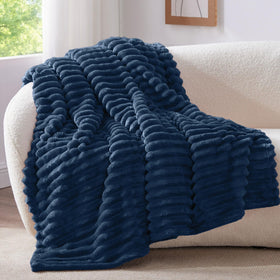 Gift-ready BEDELITE throw blanket in navy for thoughtful cozy gift