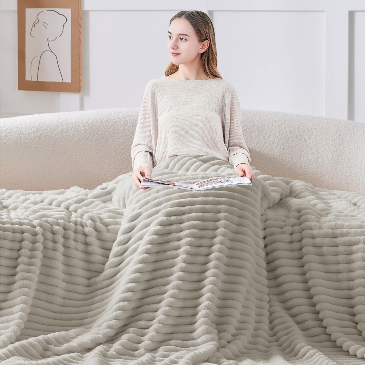 BEDELITE fleece throw folded for display emphasizing size and softness