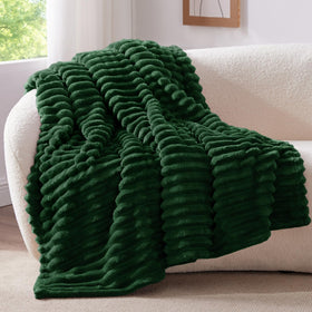 BEDELITE forest green fleece throw soft texture for lounging