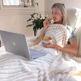 BEDELITE King Size Blanket plush texture close-up emphasizes soft fleece feel.