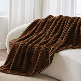 BEDELITE machine-washable stitches ensure easy care and lasting quality