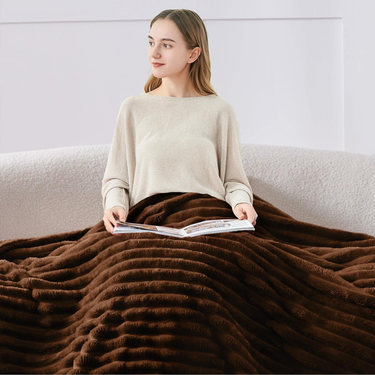 BEDELITE soft cozy 300gsm fleece texture for daily comfort