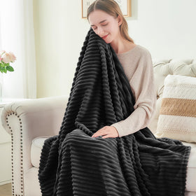 BEDELITE soft, lightweight blanket ideal for outdoor travel