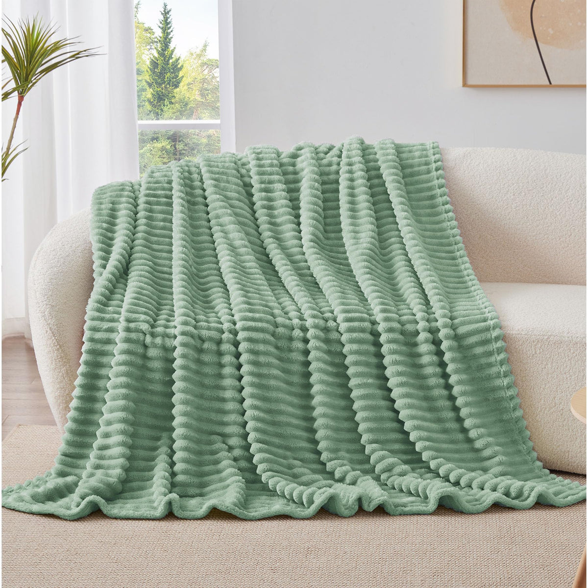 BEDELITE throw ready for travel and camping comfort