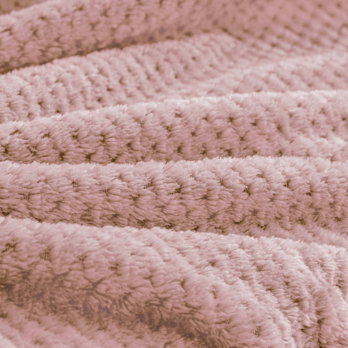 BEDELITE pink blanket wrapped design signals gift-ready presentation.