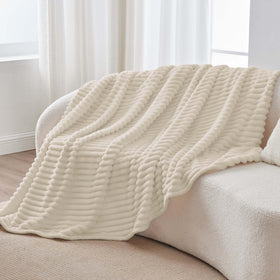 BEDELITE Twin Blanket travel-friendly throw demonstrates light, portable comfort.