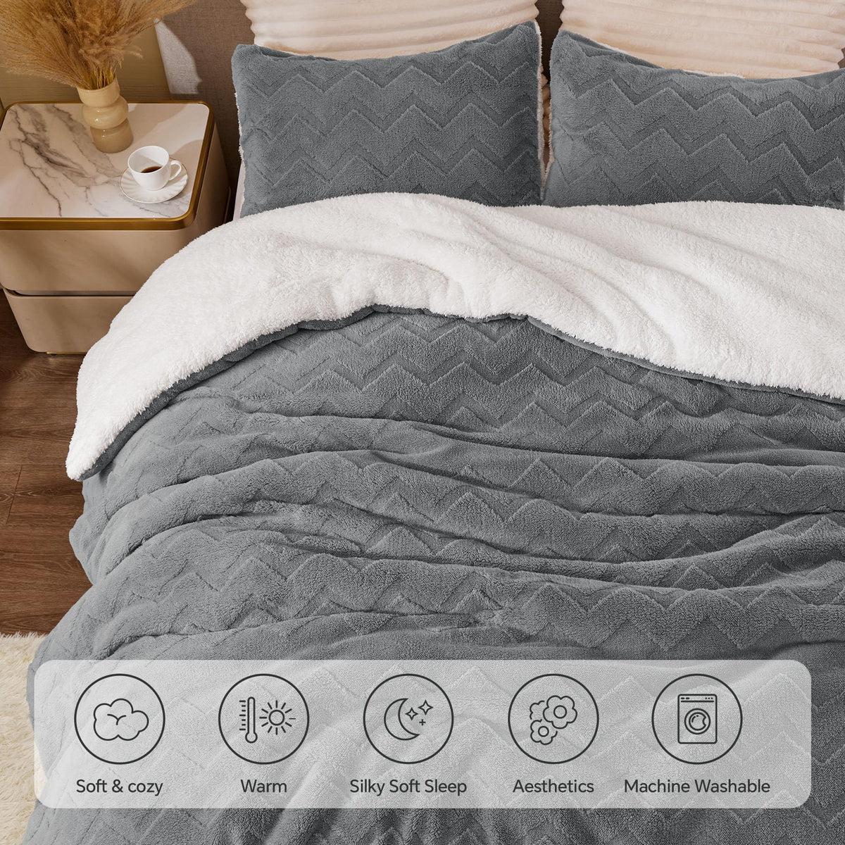 BEDELITE two pillowcases included for a complete bed setup.